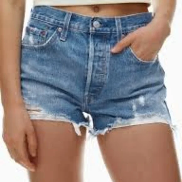 Levis 501 cut off jean shorts - Picture 8 of 15